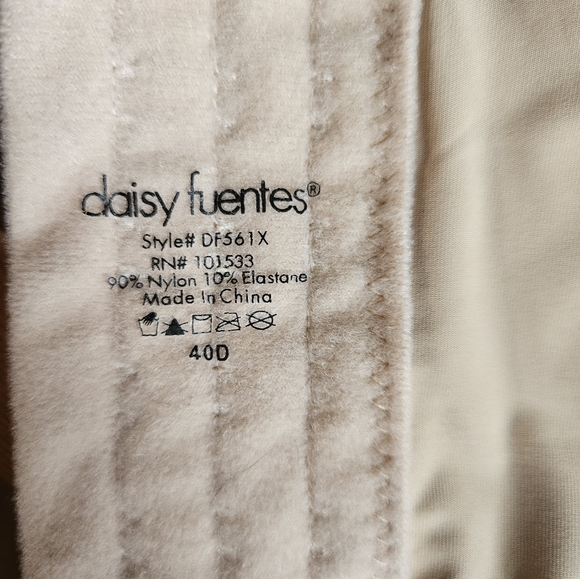 Daisy Fuentes Strapless Bra Size 40D - Picture 4 of 6